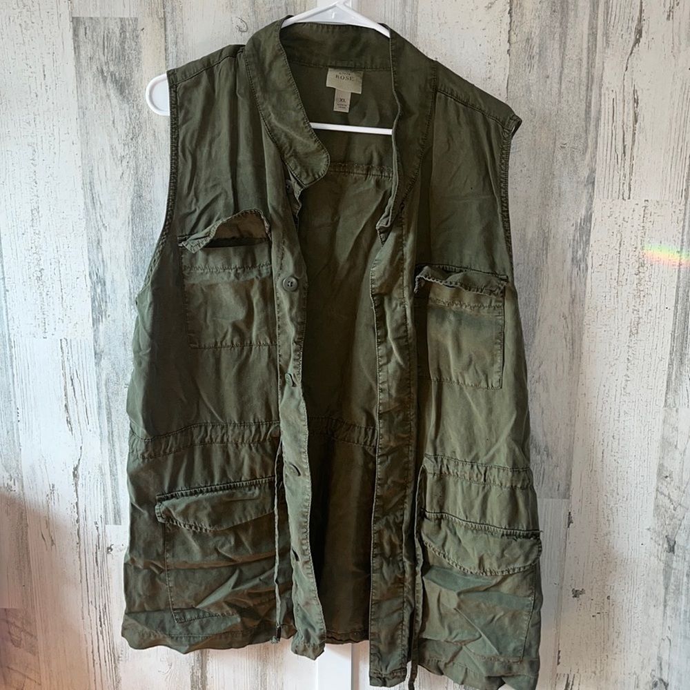 Military Green Sleeveless Cardigan